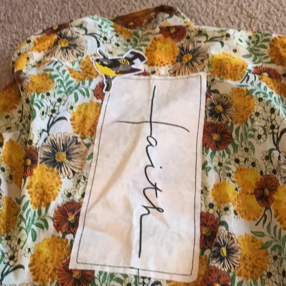 Lightweight button down - Picture 2 of 3